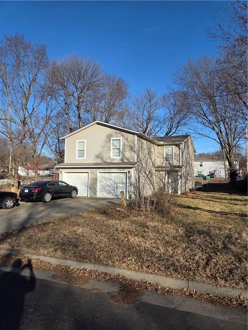 304 E Ottawa St, Paola, KS, 66071-1938 | Card Image