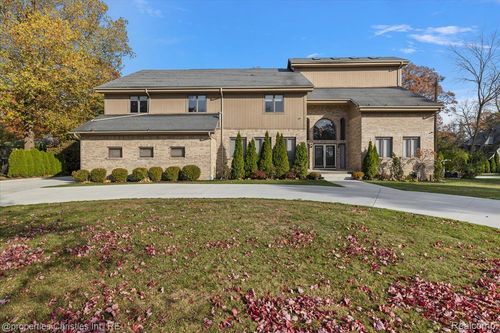 19460 Lowell Dr, Detroit, MI, 48203-1417 | Card Image