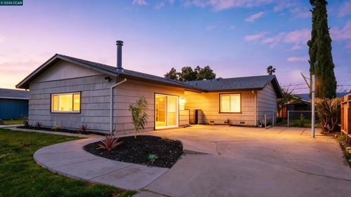 5201 Sky Pkwy, Sacramento, CA, 95823-2147 | Card Image