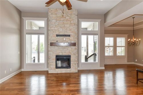 18804 W 99th St, Lenexa, KS, 66220-8326 | Card Image