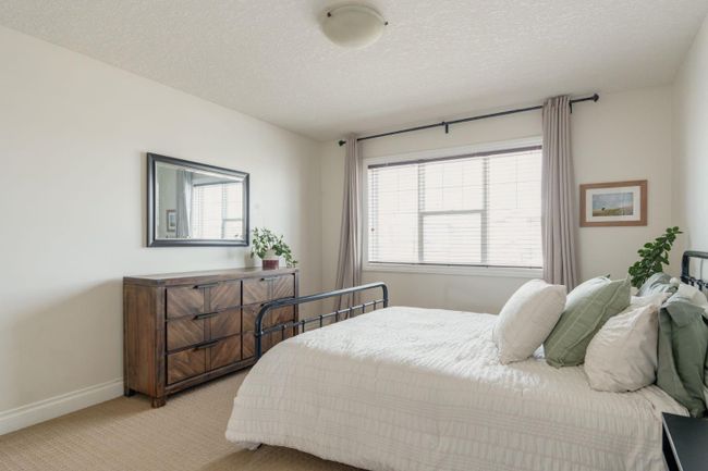 3 West Cedar Place Sw, Home with 4 bedrooms, 3 bathrooms and 4 parking in Calgary AB | Image 18