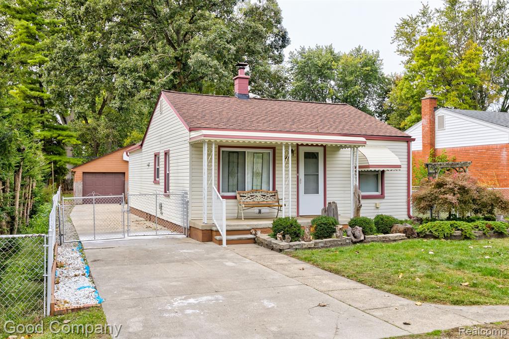 Beech Daly Rd, Taylor, MI 48180