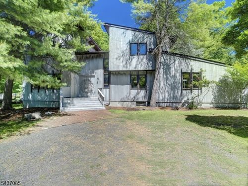 943 Sunset Rdg, Bridgewater, NJ, 08807-1325 | Card Image