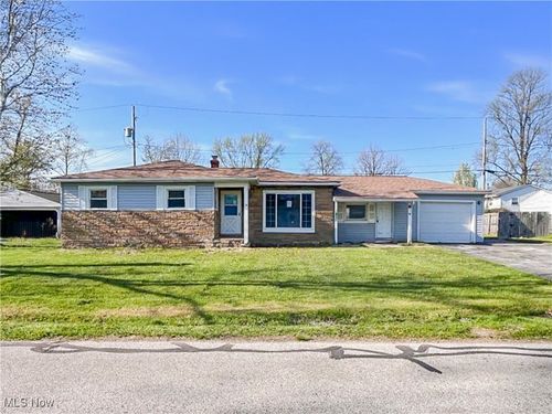 7427 Primrose Dr, Mentor-On-The-Lake, OH, 44060-3119 | Card Image