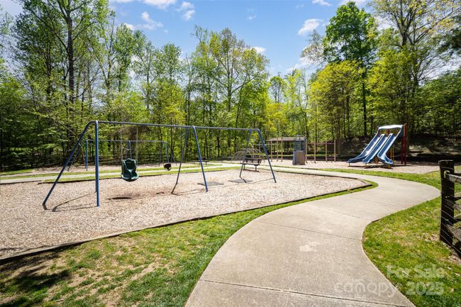1801 Briarcrest Dr Nw, House other with 5 bedrooms, 3 bathrooms and null parking in Charlotte NC | Image 41