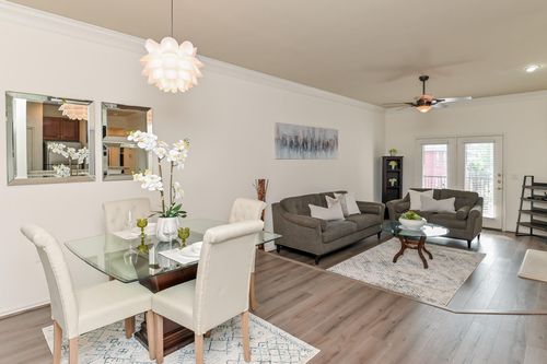 apt-443-2400 Mccue Rd, Houston, TX, 77056-5118 | Card Image