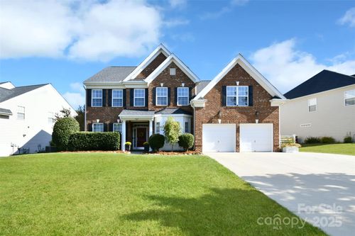 7867 Woodmere Dr, Harrisburg, NC, 28075-6682 | Card Image