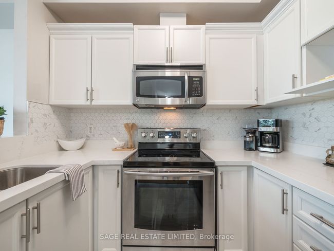 7 - 3071 Treadwells Dr, Condo with 3 bedrooms, 3 bathrooms and 2 parking in Mississauga ON | Image 13