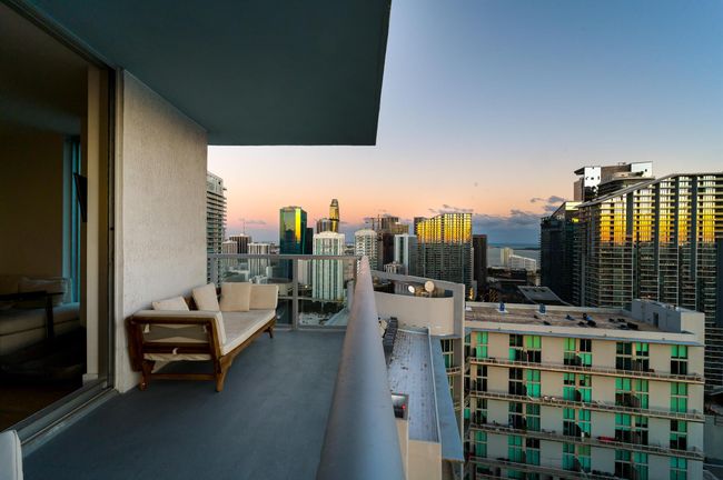 APT-4012 - 185 Sw 7 Th St, Condo with 2 bedrooms, 3 bathrooms and null parking in Miami FL | Image 24