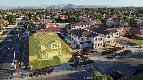 18289 Montgomery Ave, Fontana, CA, 92336-3008 | Card Image