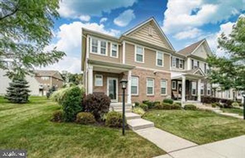 720 Sun Valley Ct, Chester Springs, PA, 19425-2915 | Card Image