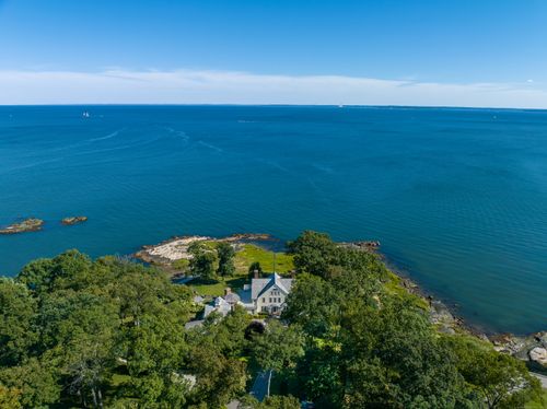 24 Tokeneke Rd, Darien, CT, 06820-4617 | Card Image