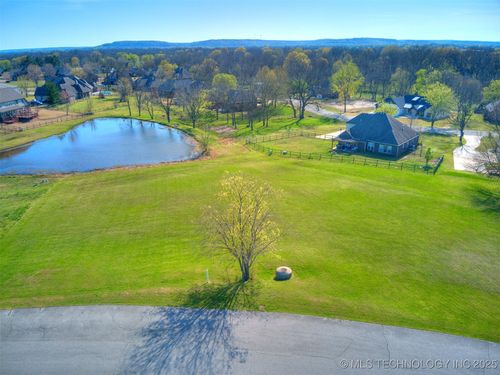 29 S Tallchief Ave, Skiatook, OK, 74070 | Card Image