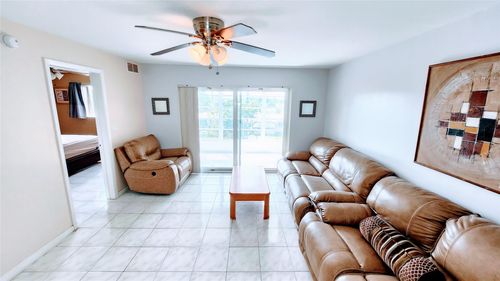 apt-309-2721 N Pine Island Rd, Sunrise, FL, 33322-2276 | Card Image