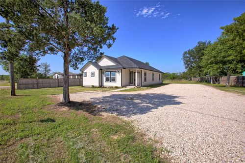 956 Highway 304, Bastrop, TX, 78602-3200 | Card Image