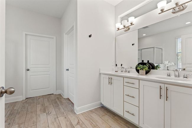 Primary bathroom on first floor | Image 18