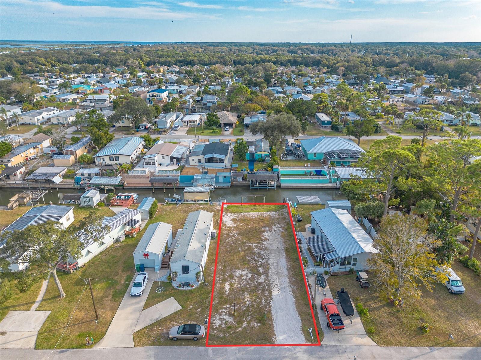 Land in EDGEWATER