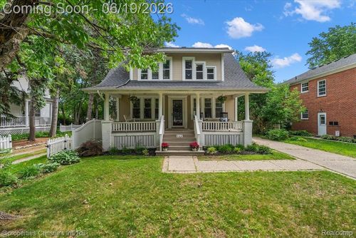 568 Saint Clair Ave, Grosse Pointe, MI, 48230-1506 | Card Image