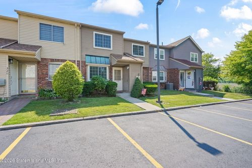e-32 Franklin Lane, Staten Island, NY, 10306 | Card Image