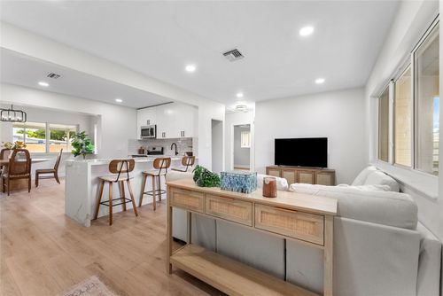 7021 Sw 12th St, Pembroke Pines, FL, 33023-2003 | Card Image