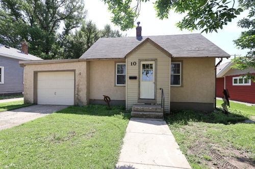 10 E 4th St, Morris, MN, 56267-1306 | Card Image