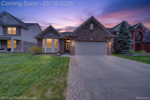 28657 Oakmonte Cir W, New Hudson, MI, 48165-8047 | Card Image