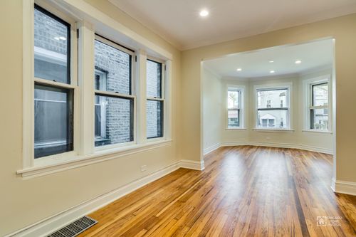 2-2916 Albany Ave, Chicago, IL, 60618-7607 | Card Image