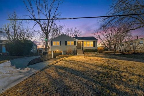 602 S Cedar St, Belton, MO, 64012-3045 | Card Image