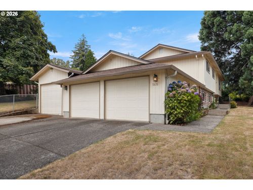 5676 Se Hillwood Cir, Milwaukie, OR, 97267 | Card Image