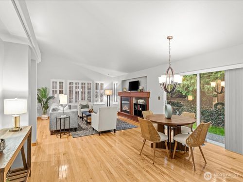 4227 Stonebridge Way, Lynnwood, WA, 98037-6970 | Card Image