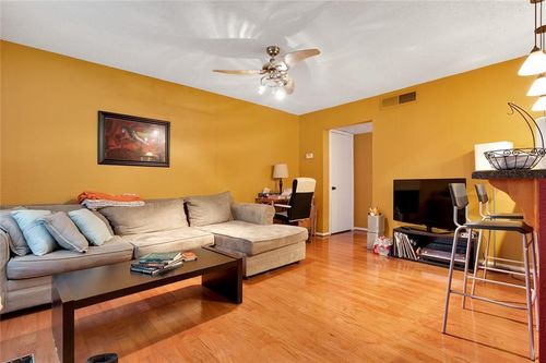 35-910 Duncan Ln, Austin, TX, 78705-2636 | Card Image