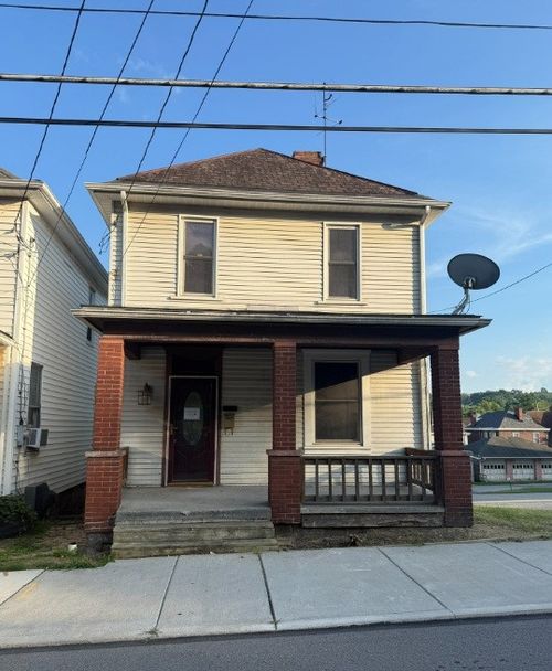 146 E College St, Canonsburg, PA, 15317-1731 | Card Image