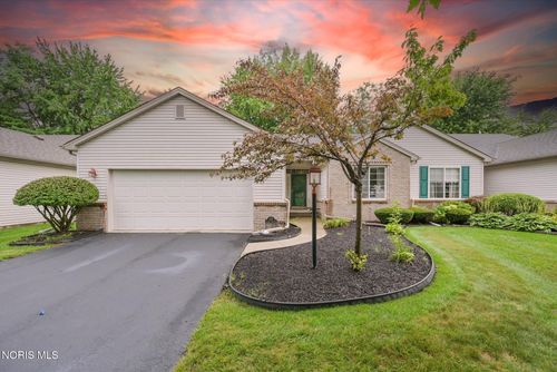 532 Crystal Lake Dr, Holland, OH, 43528-9057 | Card Image