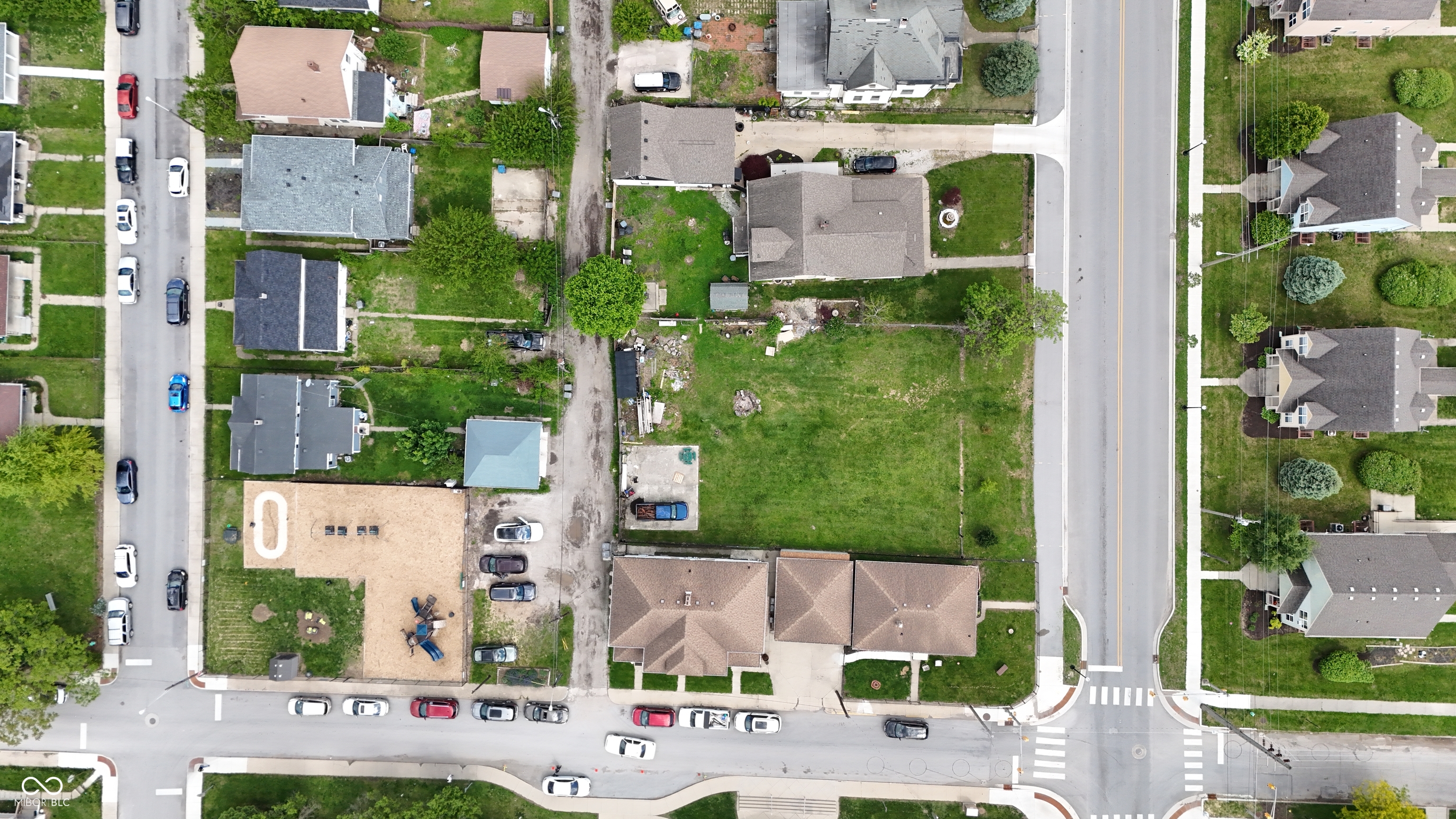 Land in Indianapolis 4