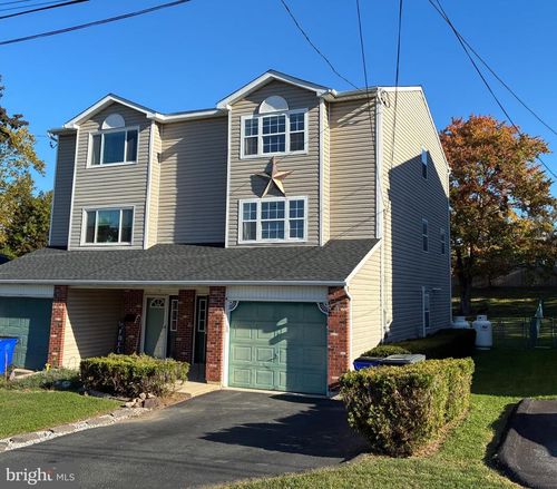 133 W 6th St, POTTSTOWN, PA, 19464-5104 | Card Image