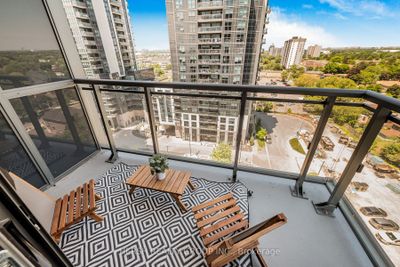 206 - 10 Meadowglen Pl, Condo with 2 bedrooms, 2 bathrooms and 1 parking in Toronto ON | Image 3