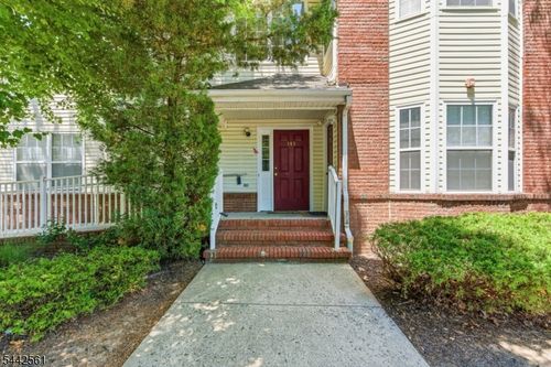 141 Forest Dr, Piscataway, NJ, 08854-2273 | Card Image