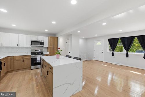 6109 Colonial Ter, TEMPLE HILLS, MD, 20748-2407 | Card Image