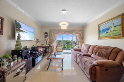 I401 - 1900 W 68th St, Condo with 2 bedrooms, 2 bathrooms and null parking in Hialeah FL | Image 2