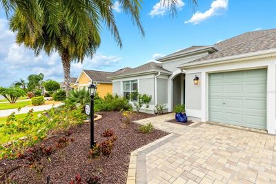 PAVER TILED DRIVEWAY ADDS TO THE ELEGANCE | Image 2