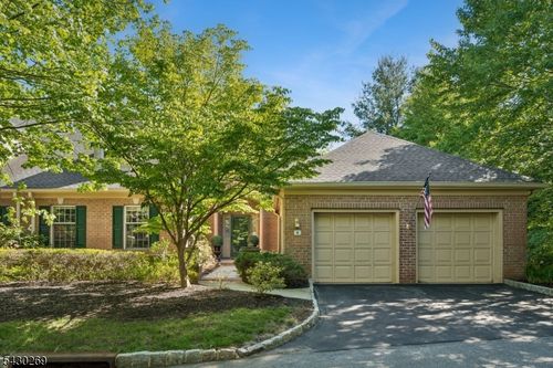 8 Morgan Ct, Morristown, NJ, 07960-6992 | Card Image
