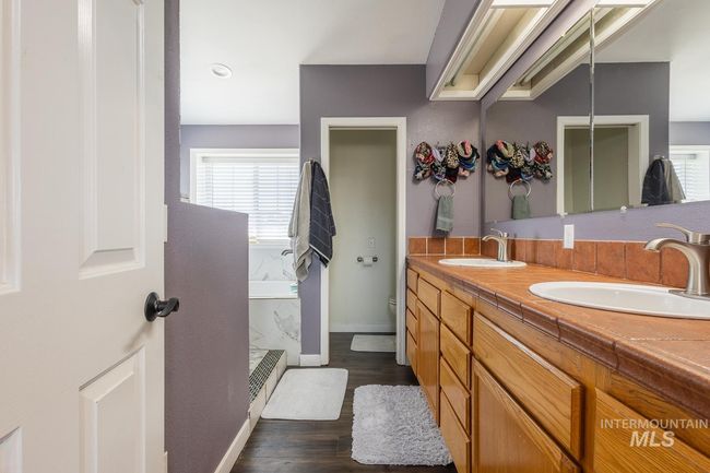 1300 N Big Tree Ln, House other with 4 bedrooms, 3 bathrooms and 4 parking in Kuna ID | Image 18