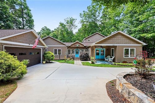 5409 Dobson Rd, Greensboro, NC, 27410-5201 | Card Image