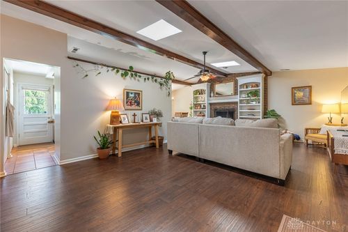 1544 Wedgewood Dr, Fairborn, OH, 45324-4031 | Card Image