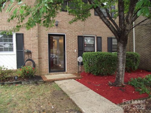 8311 Knights Bridge Rd, Charlotte, NC, 28210-5755 | Card Image