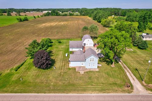 8075 Caine Rd, Millington, MI, 48746-9425 | Card Image