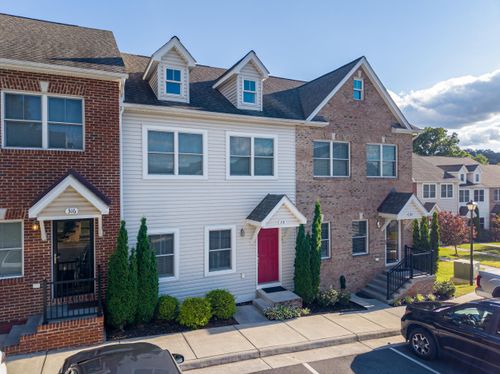318 Sapphire Dr, HARRISONBURG, VA, 22801-8815 | Card Image