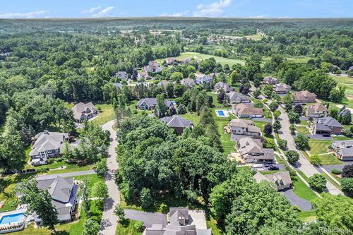 110 Andover Court, Grand Blanc, MI, 48439 | Card Image