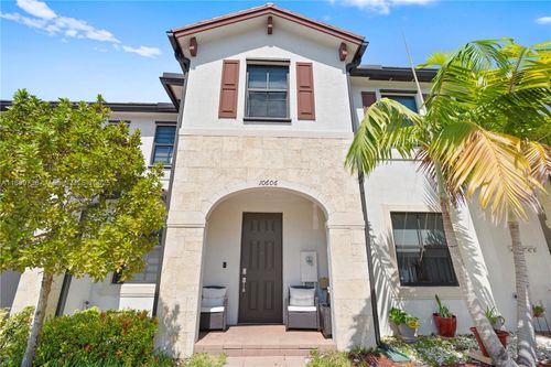 10606 W 32nd Ln, Hialeah, FL, 33018-2114 | Card Image