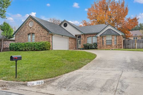 702 Giltin Ct, Arlington, TX, 76006-2032 | Card Image